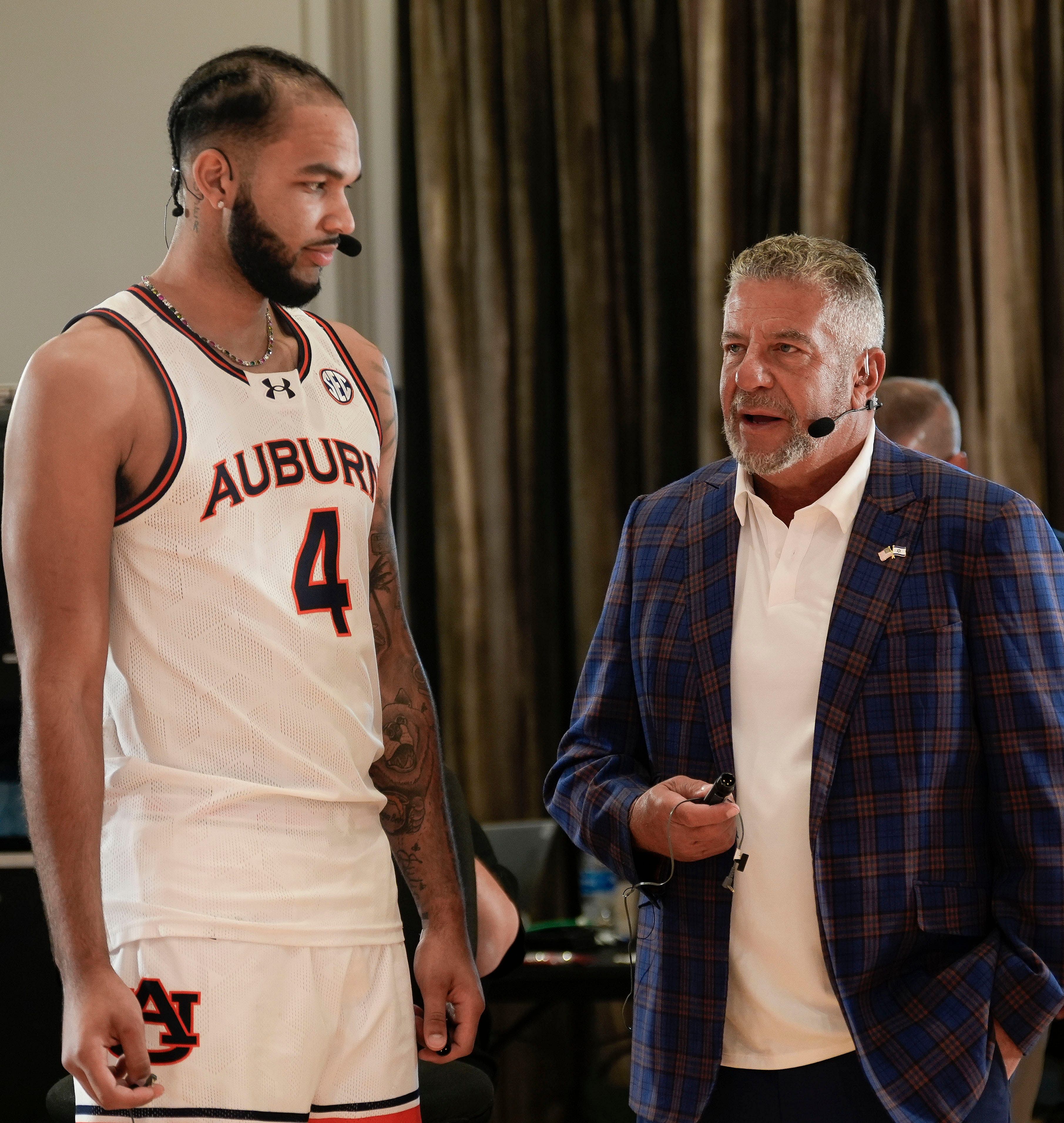 Bruce Pearl and Johni Broome. - Source: Imagn